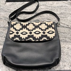 Thirty One crossbody leather-look with zip-on flap, some discoloration of lining